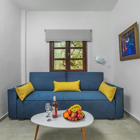 Eleon Suites Afytos Esterno foto