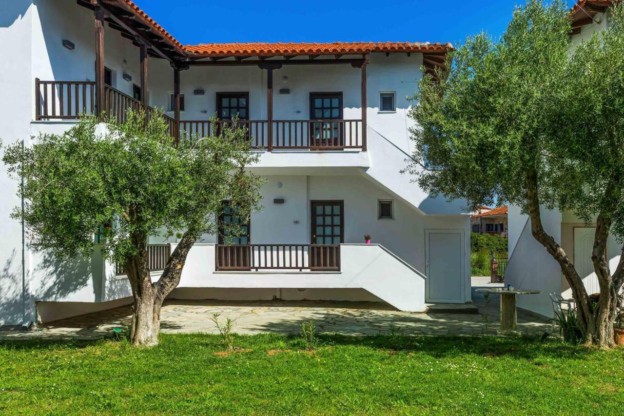 Eleon Suites Afytos Esterno foto