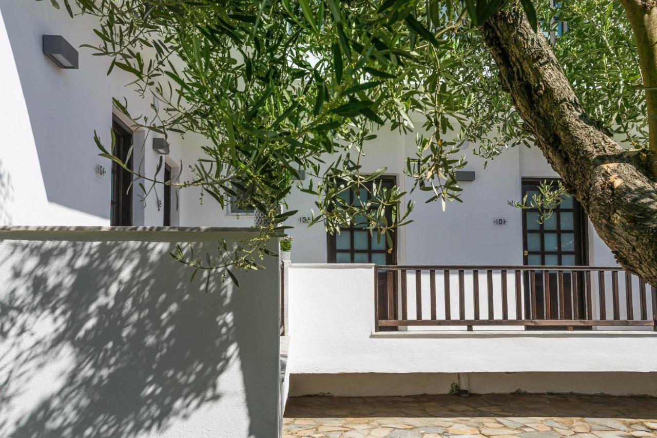 Eleon Suites Afytos Esterno foto